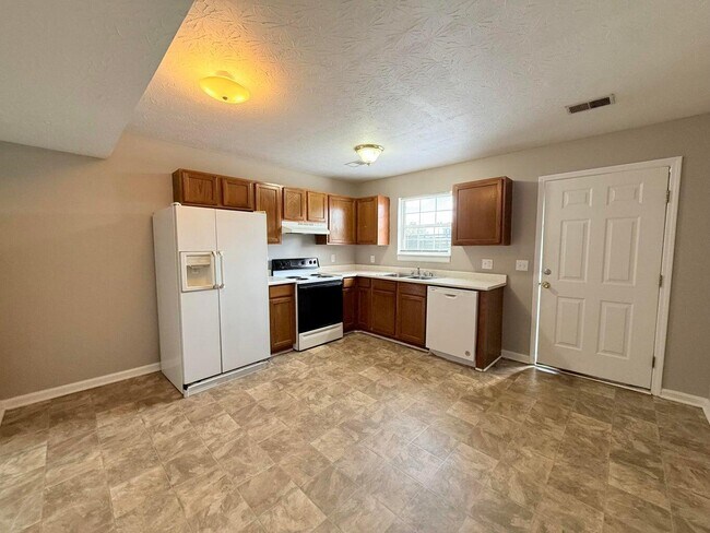 Building Photo - 1112 Richmond Green Dr