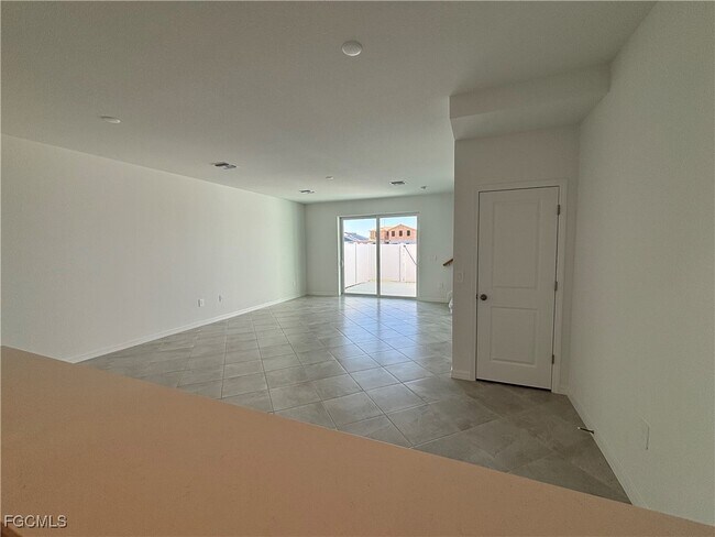 Building Photo - 14883 White Pearl Rd