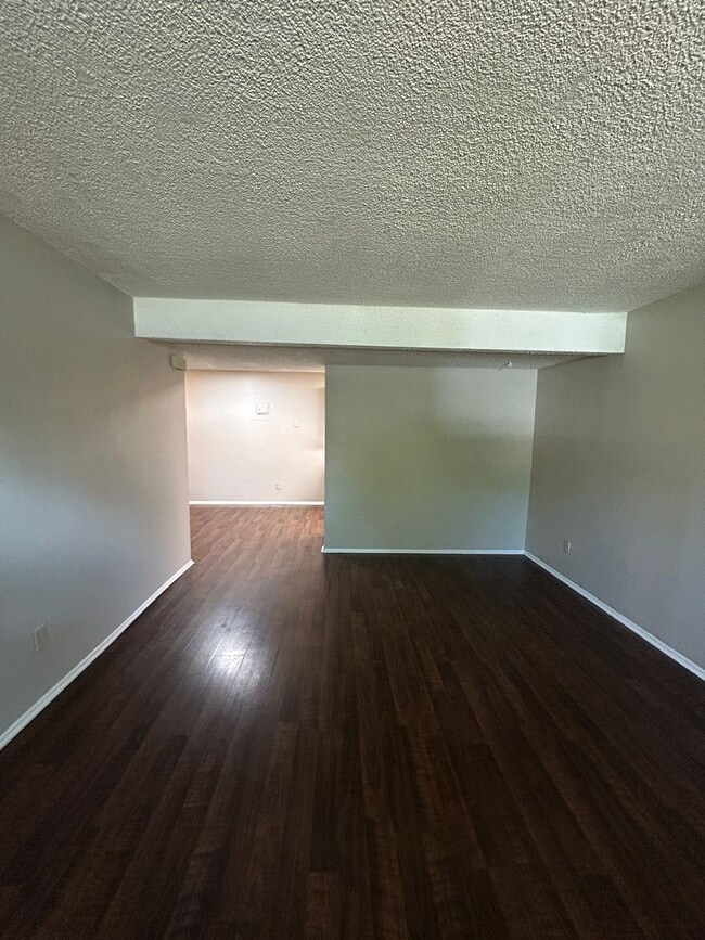 Building Photo - 1608 Cottonwood Dr