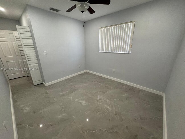 Building Photo - 6865 SW 42nd St