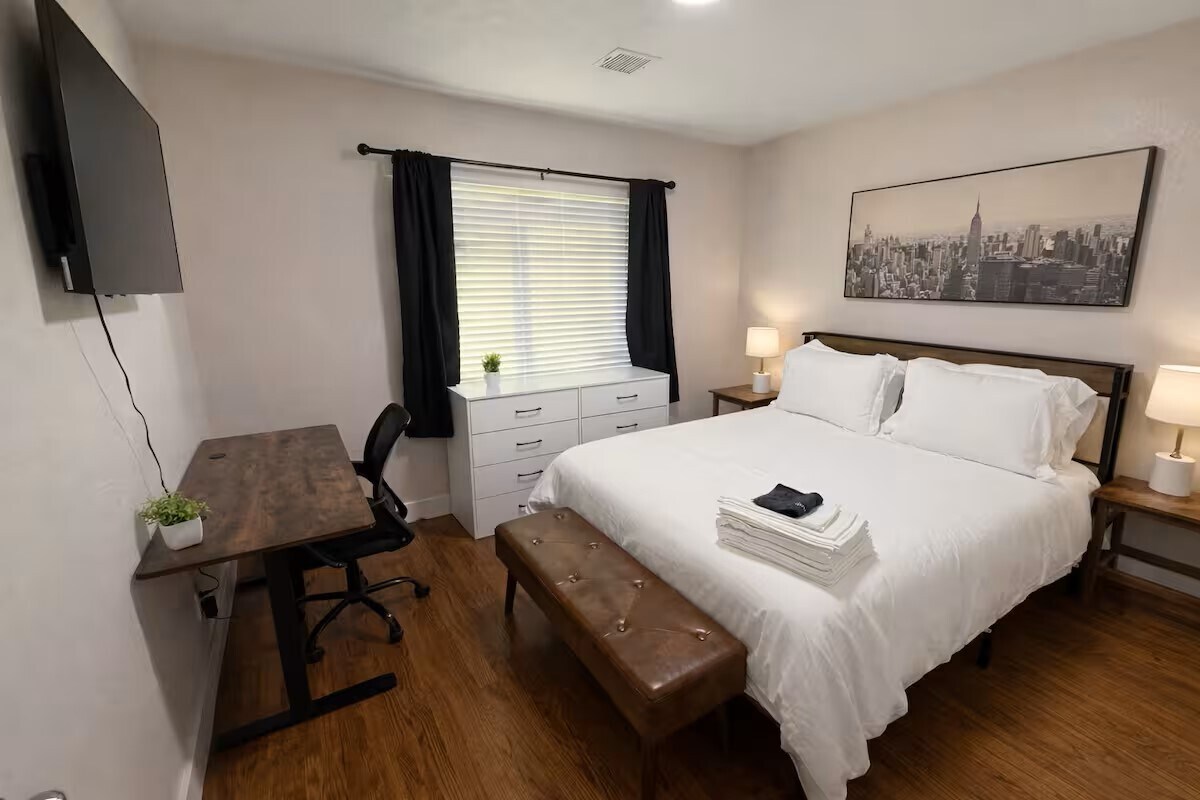 Building Photo - 3711 Nashville Ave