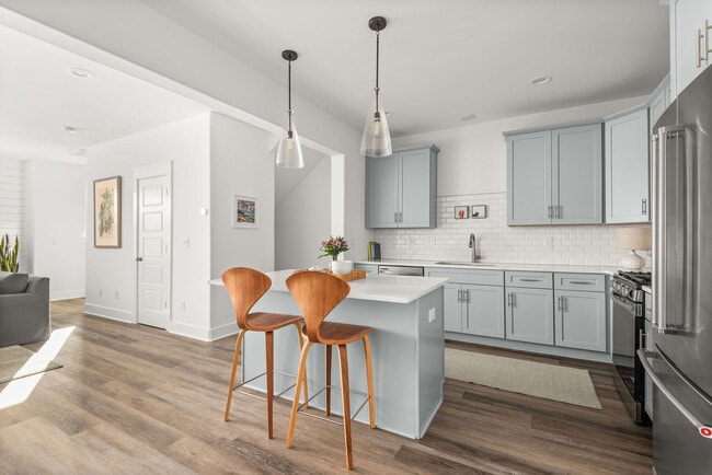 Building Photo - 7008 Westside Cir