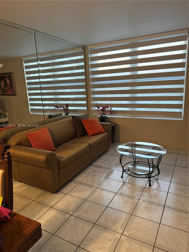 Building Photo - 2899 Collins Ave