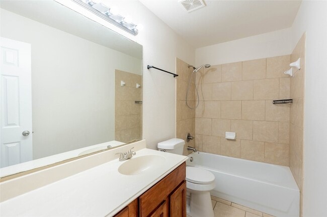 Building Photo - 2725 Tangerine Ln