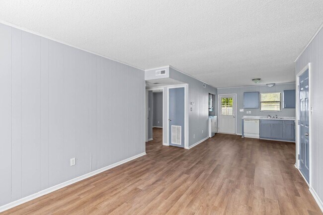 Building Photo - 107 Ravenwood Dr