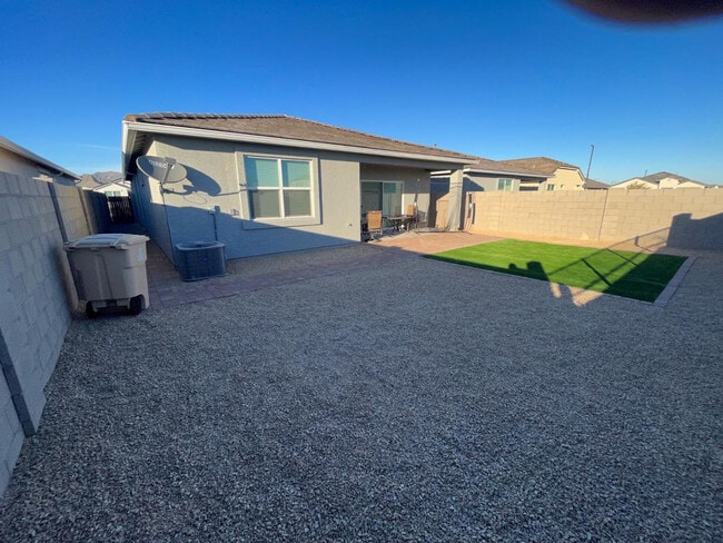 Building Photo - 24147 W Verlea Dr