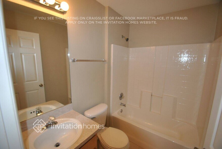 Building Photo - 718 Starland St SE