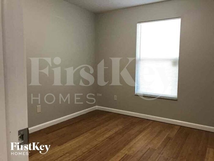 Building Photo - 2462 Ridgecrest Ave