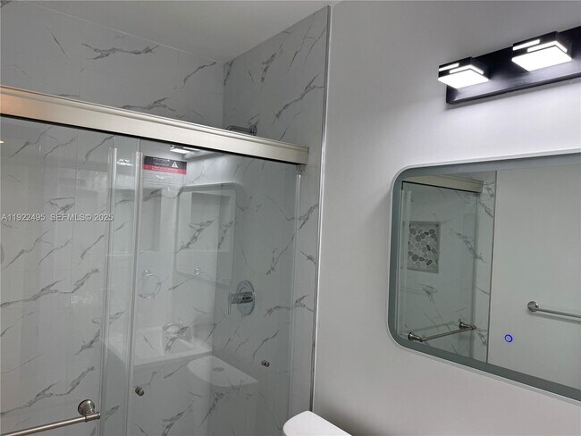 Building Photo - 9726 Hammocks Blvd