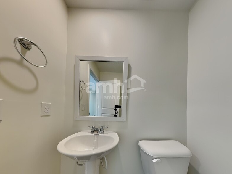 Building Photo - 152 Tobago Cir