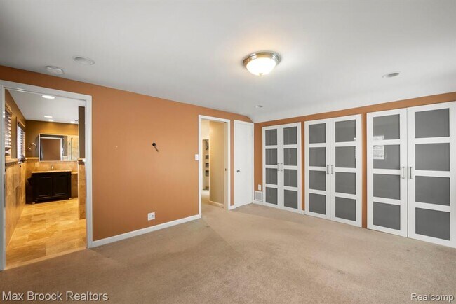 Building Photo - 3602 Elmhurst Ave