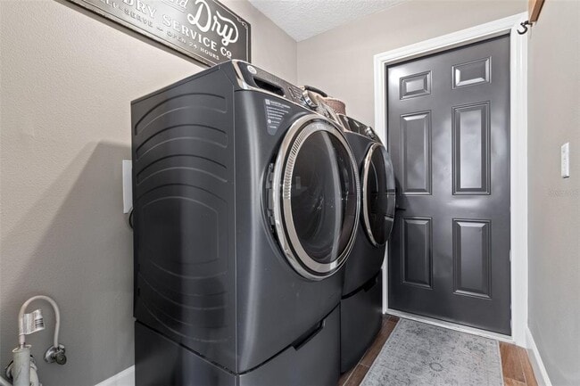 Building Photo - 10911 Victoria Arbor Way