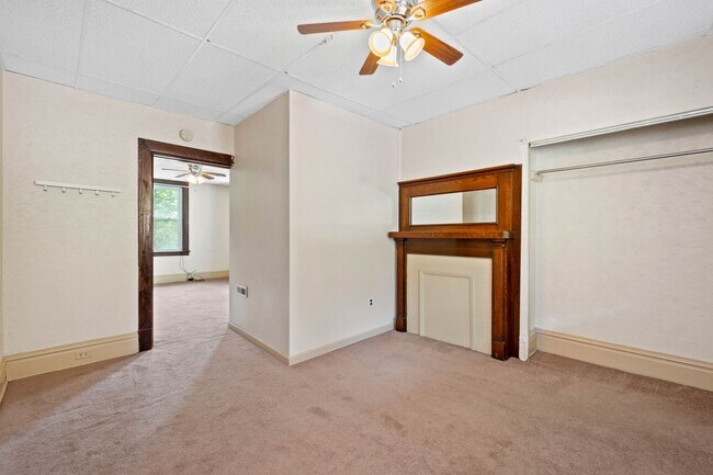 Building Photo - 133 Glenmore Ave