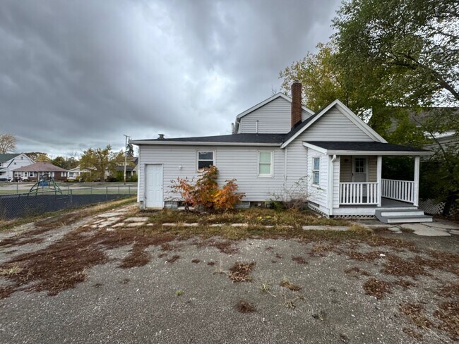 Building Photo - 117 W 30th St