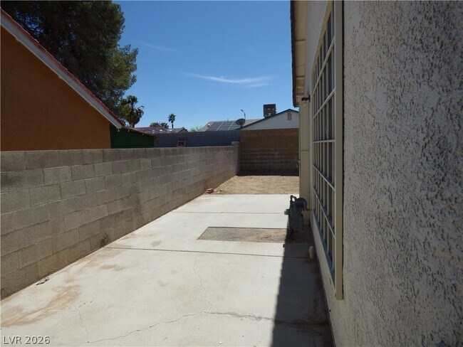 Building Photo - 7043 Forest Vista St