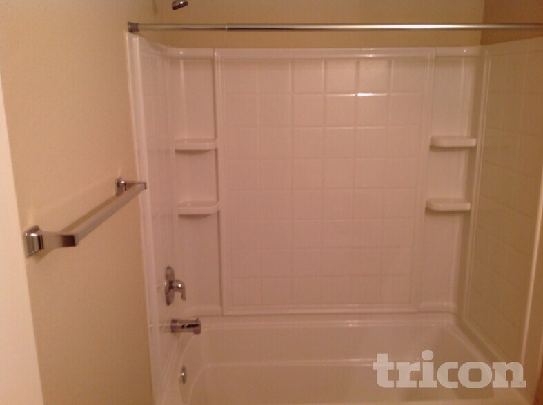 Building Photo - 1412 Royal Meadows Tr