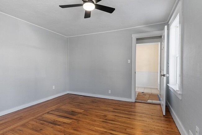 Building Photo - 88 Baker St