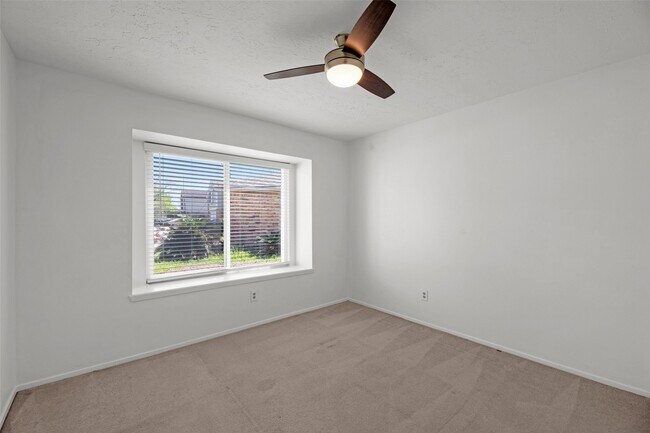 Building Photo - 2302 Doverglen Dr