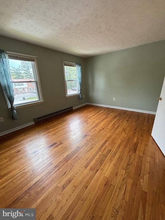 Building Photo - 402 Carroll Dr