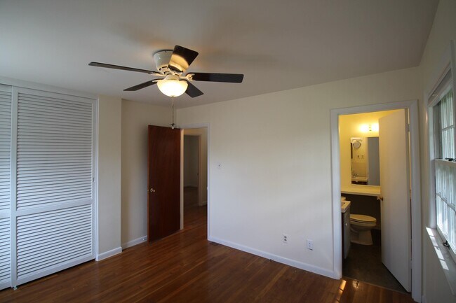 Building Photo - 2906 Brigadoon Pkwy