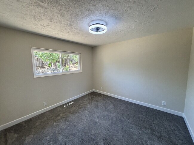 Building Photo - "Completely remodeled 4-Bed, 3-Bath Sanctu...
