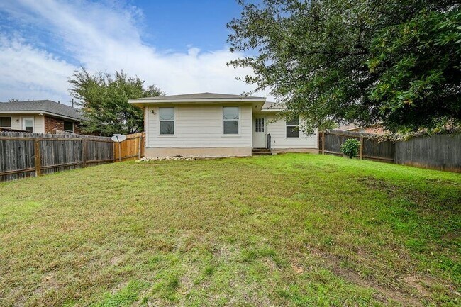 Building Photo - 308 Pheasant Ridge Dr