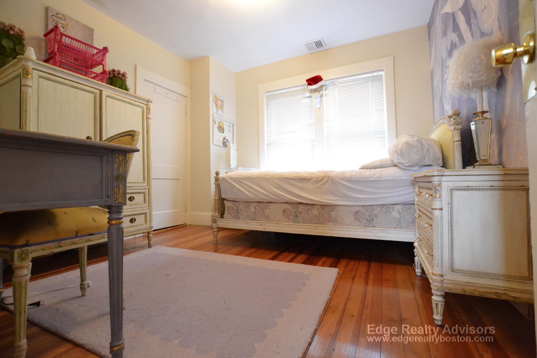 Building Photo - 209 Chestnut Hill Ave