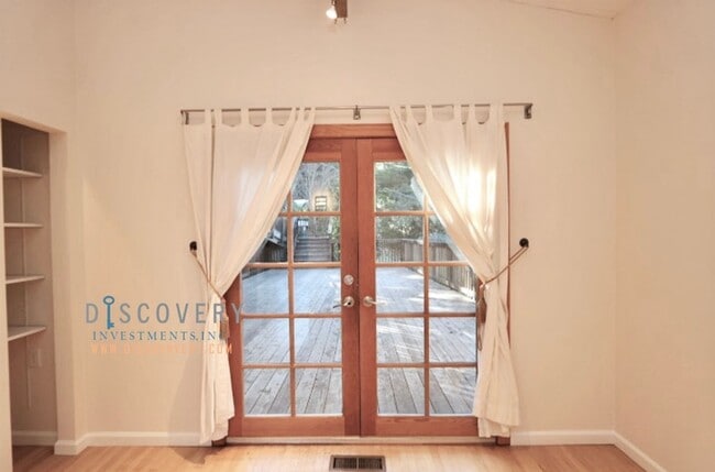 Building Photo - Four Bedroom Montclair Home with Forest Views