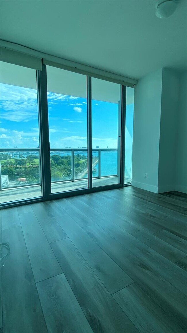 Building Photo - 888 Biscayne Blvd