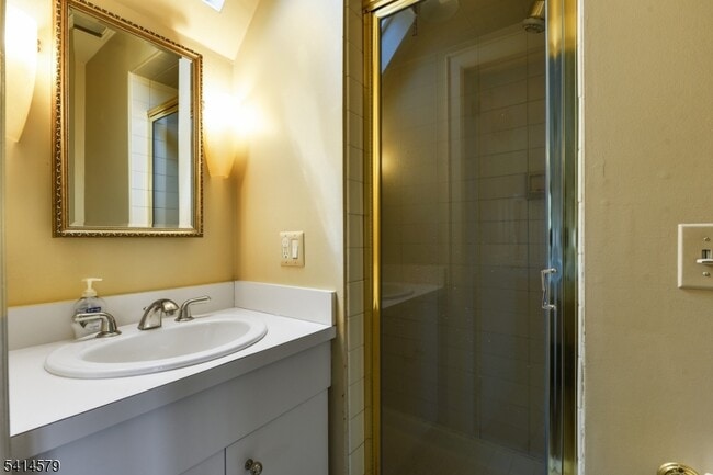 Building Photo - 869 Ridgewood Rd