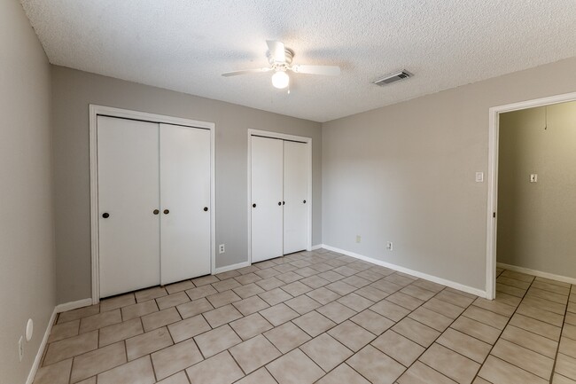 Building Photo - 1914 Rosewood Ln