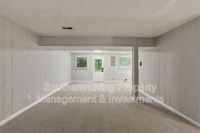 Building Photo - 7016 Wannamaker Ln