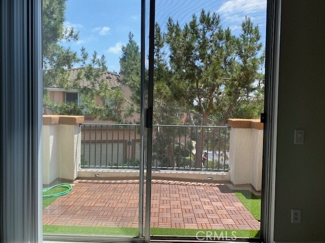 Building Photo - 2003 Ladrillo Aisle