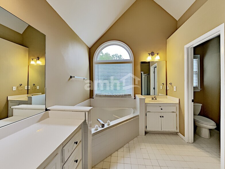 Building Photo - 1020 Allenbrook Ln