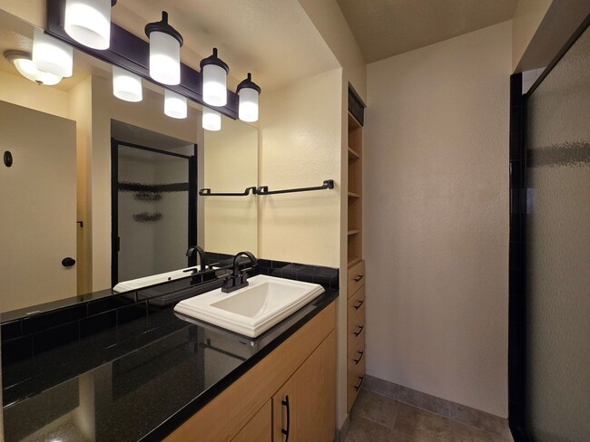 Building Photo - 941 Calle Mejia