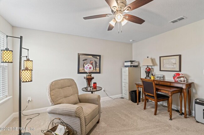 Building Photo - 121 Thistleton Wy