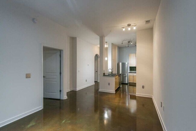 Building Photo - Awesome 1BE/1BA unit at Bristol West End!