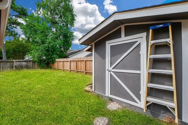 Building Photo - 4 bedrooms home in the heart of Copperfield