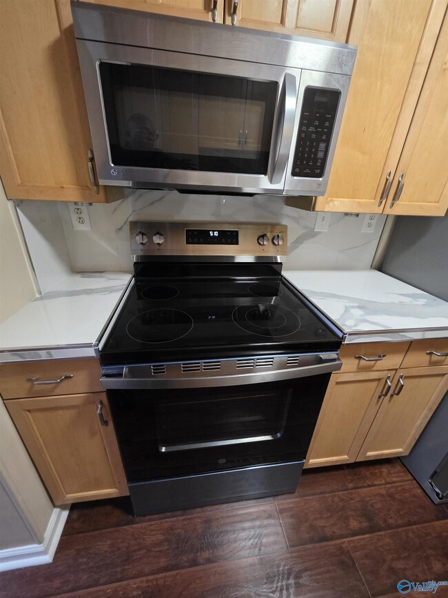 Building Photo - 1127 Stones Throw Dr NW