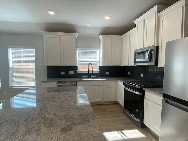 Building Photo - 104 Periwinkle Ln