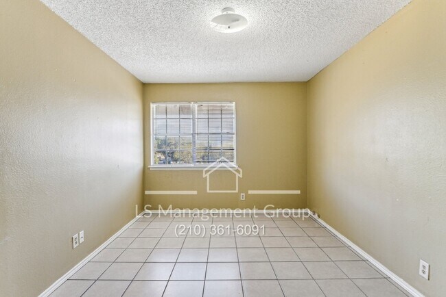 Building Photo - 6702 Windsor Hollow Dr