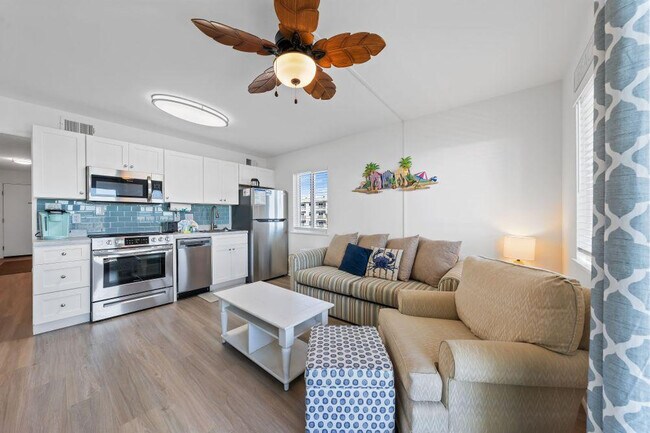 Primary Photo - 400 Plantation Rd