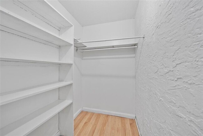 Building Photo - 4747 Azalea Dr