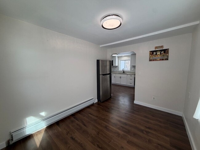 Building Photo - Charming 3-Bedroom Home Near Pontoosuc Lake