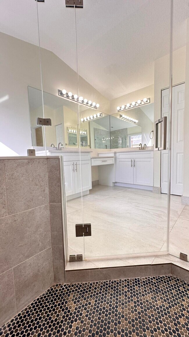 Building Photo - 19010 SW 10th St