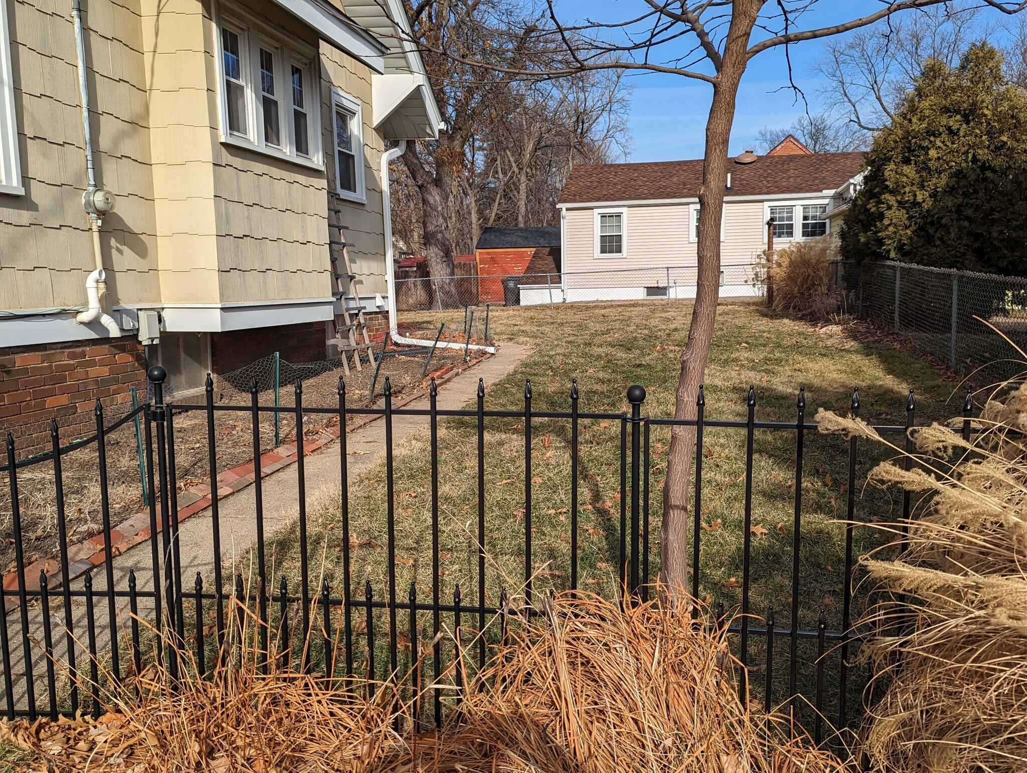 Fenced back yard - 3607 Franklin Ave