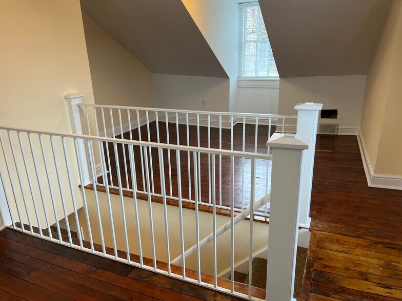 3rd do bedroom - 1721 McCullough St