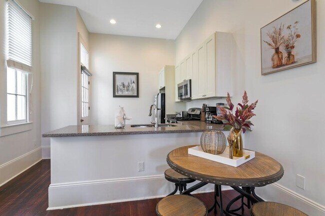 Building Photo - 1501 Robert C. Blakes Sr. Dr