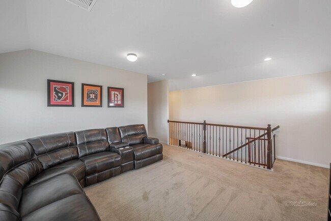 Building Photo - 27519 Gracefield Ln