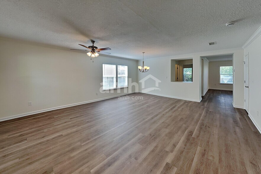 Building Photo - 385 Bostwick Cir